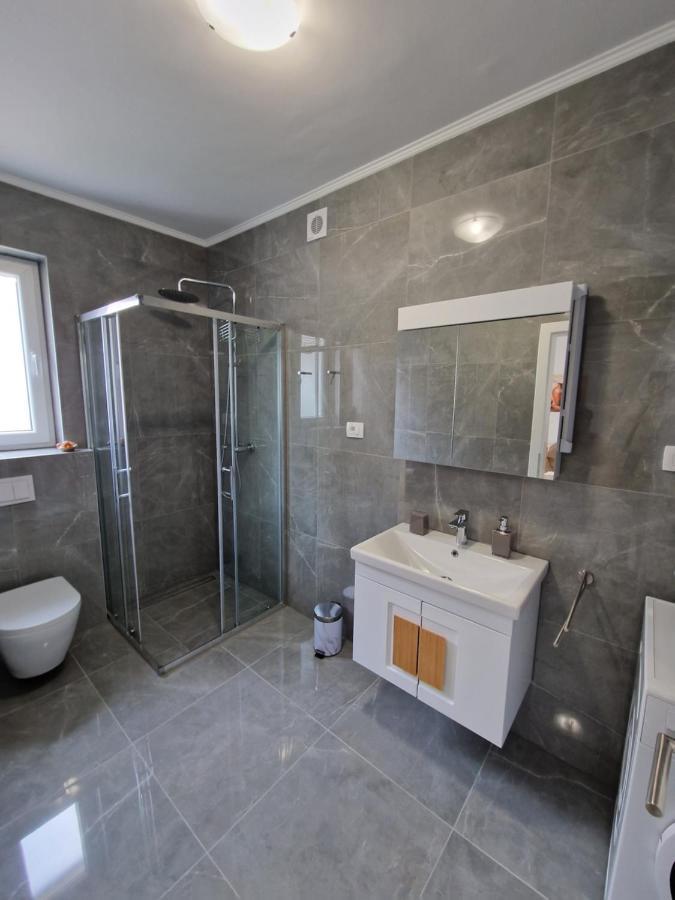 Appartement Emmi Nemira Omiš Extérieur photo
